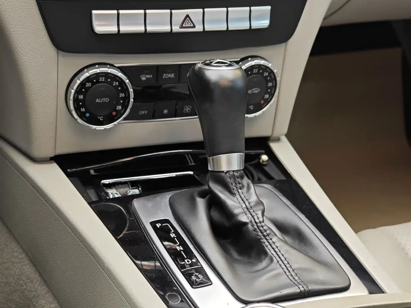 Mercedes-Benz C-Class 2013 C 180 Classic Grand Edition фото 18