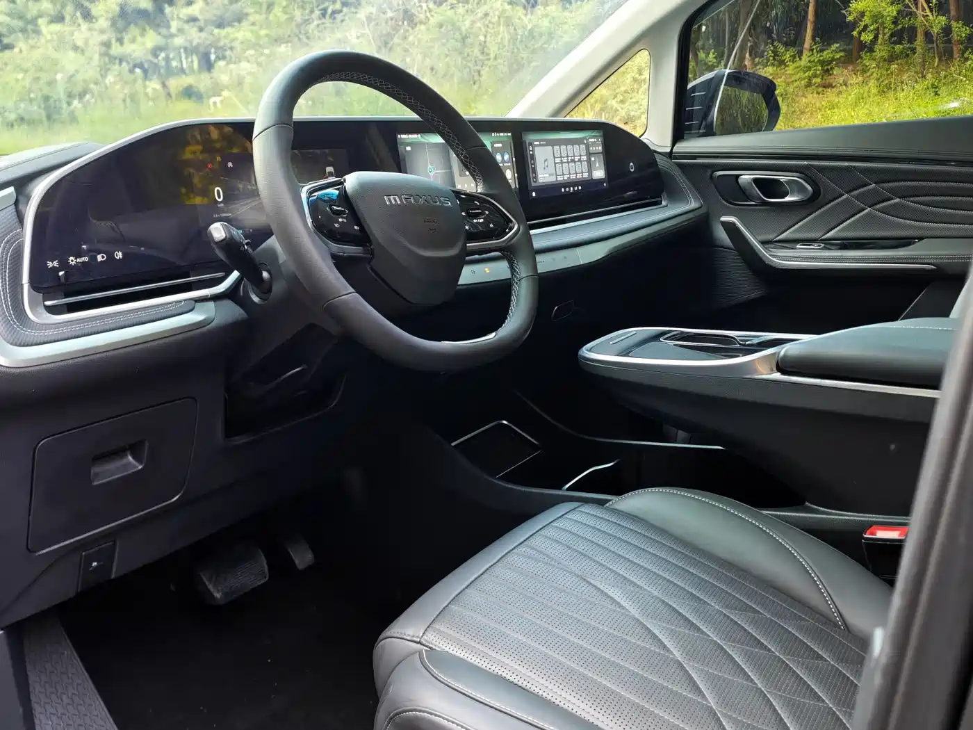 SAIC Maxus Maxus G90 2023 2.0T Interstellar 7-seater фото 6