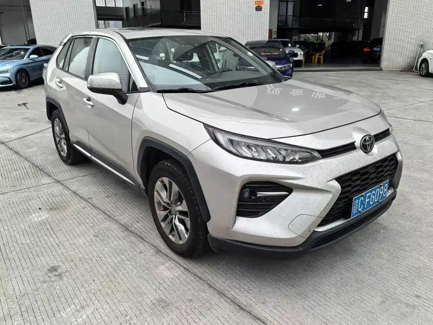 Toyota Wildlander 2020 2.0L CVT 2WD Luxury Edition фото 2