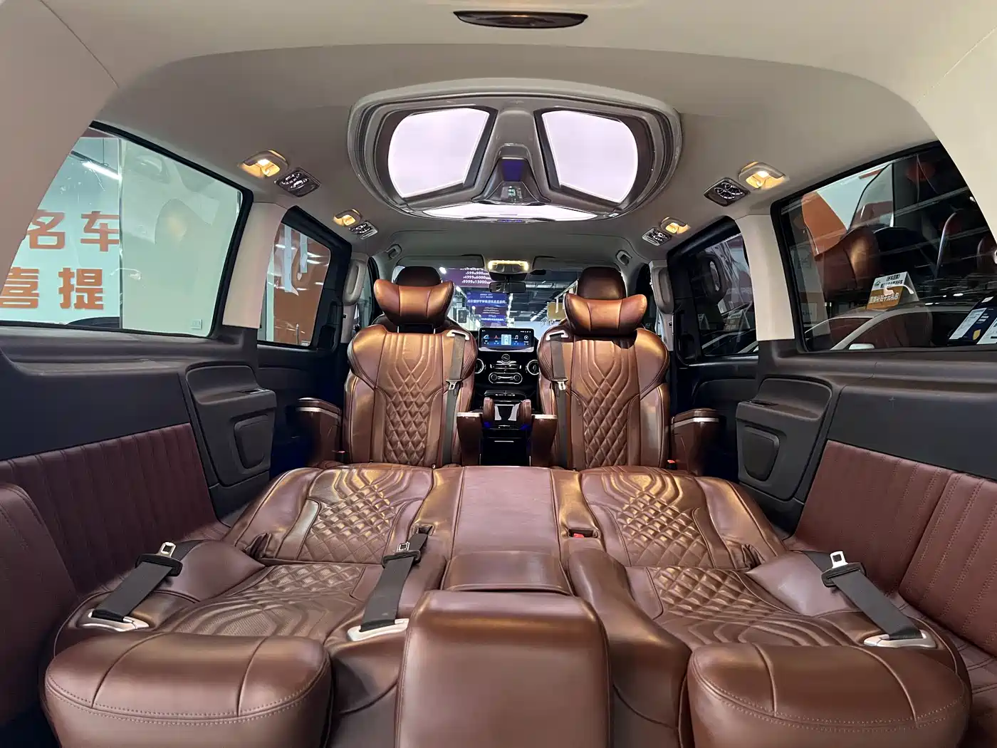 Mercedes-Benz Vito 2023 2.0T Business 7-Seater фото 13