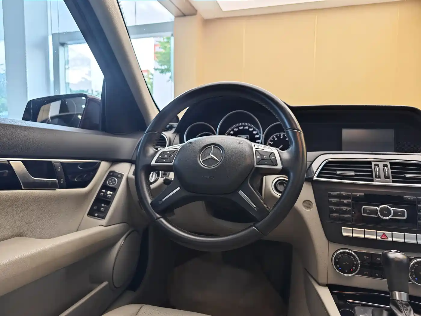 Mercedes-Benz C-Class 2013 C 180 Classic Grand Edition фото 15