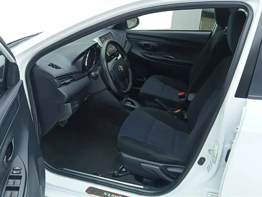 Toyota YARiS L Zhi Xiang 2017 1.5E CVT Charming Edition фото 9