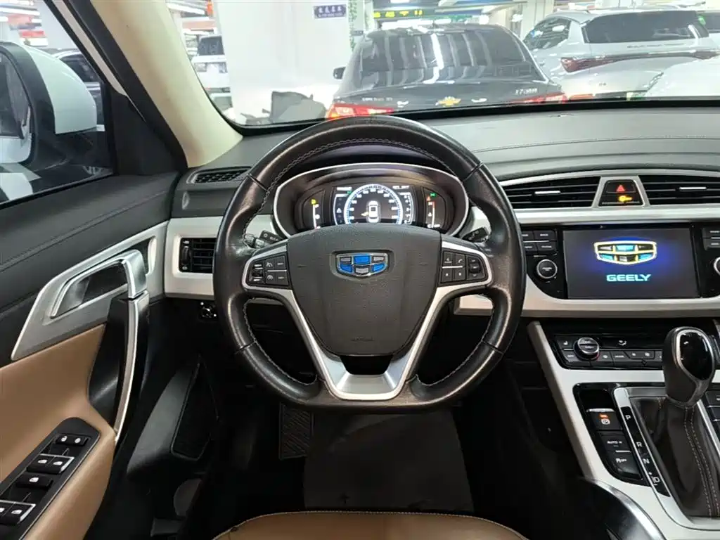 Фото 11 - Geely Boyue