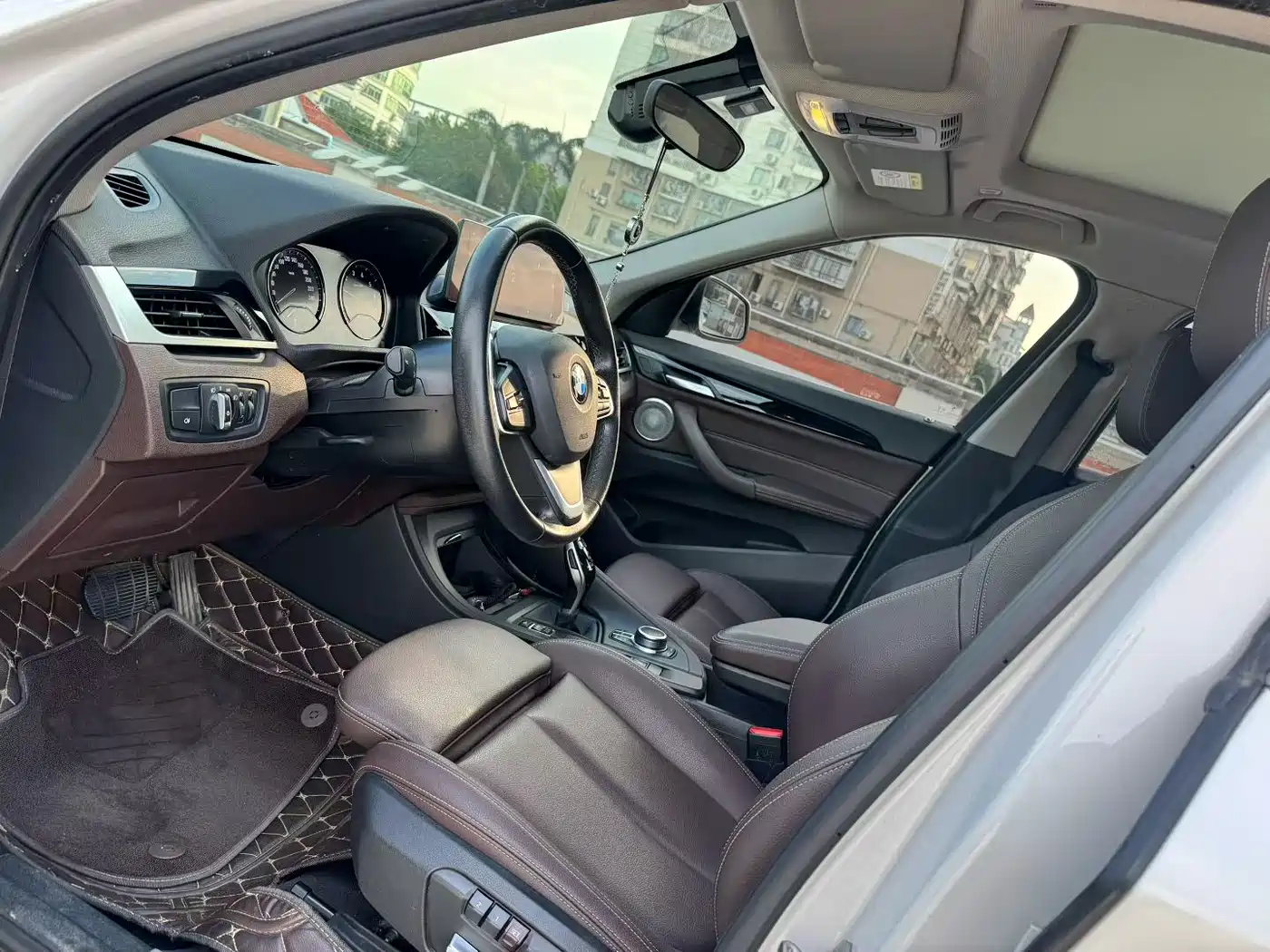 BMW X1 2022 sDrive20Li Fashion фото 4