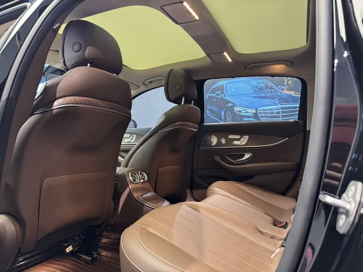 Mercedes-Benz E-Class 2023 E 300 L Luxury фото 6