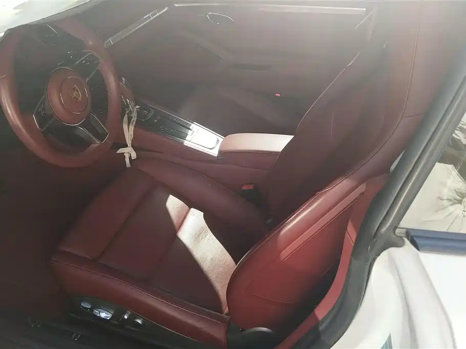 Porsche 718 2018 Cayman 2.0T фото 11