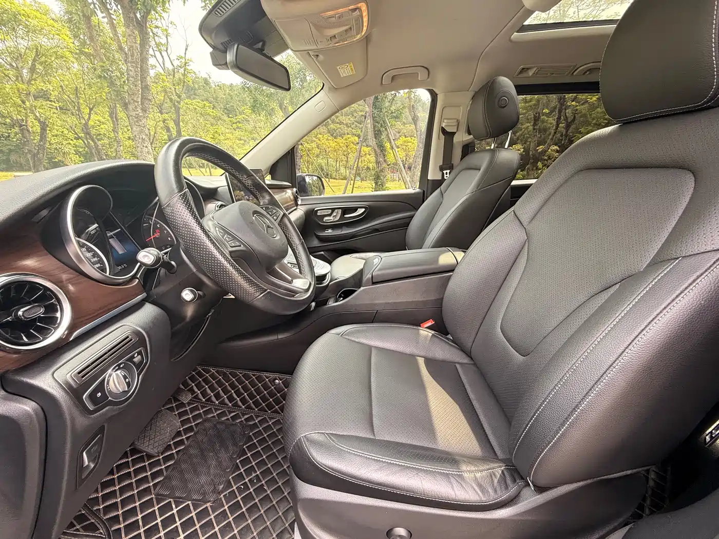 Mercedes-Benz V-Class 2021 V 260 Pilot Edition фото 4