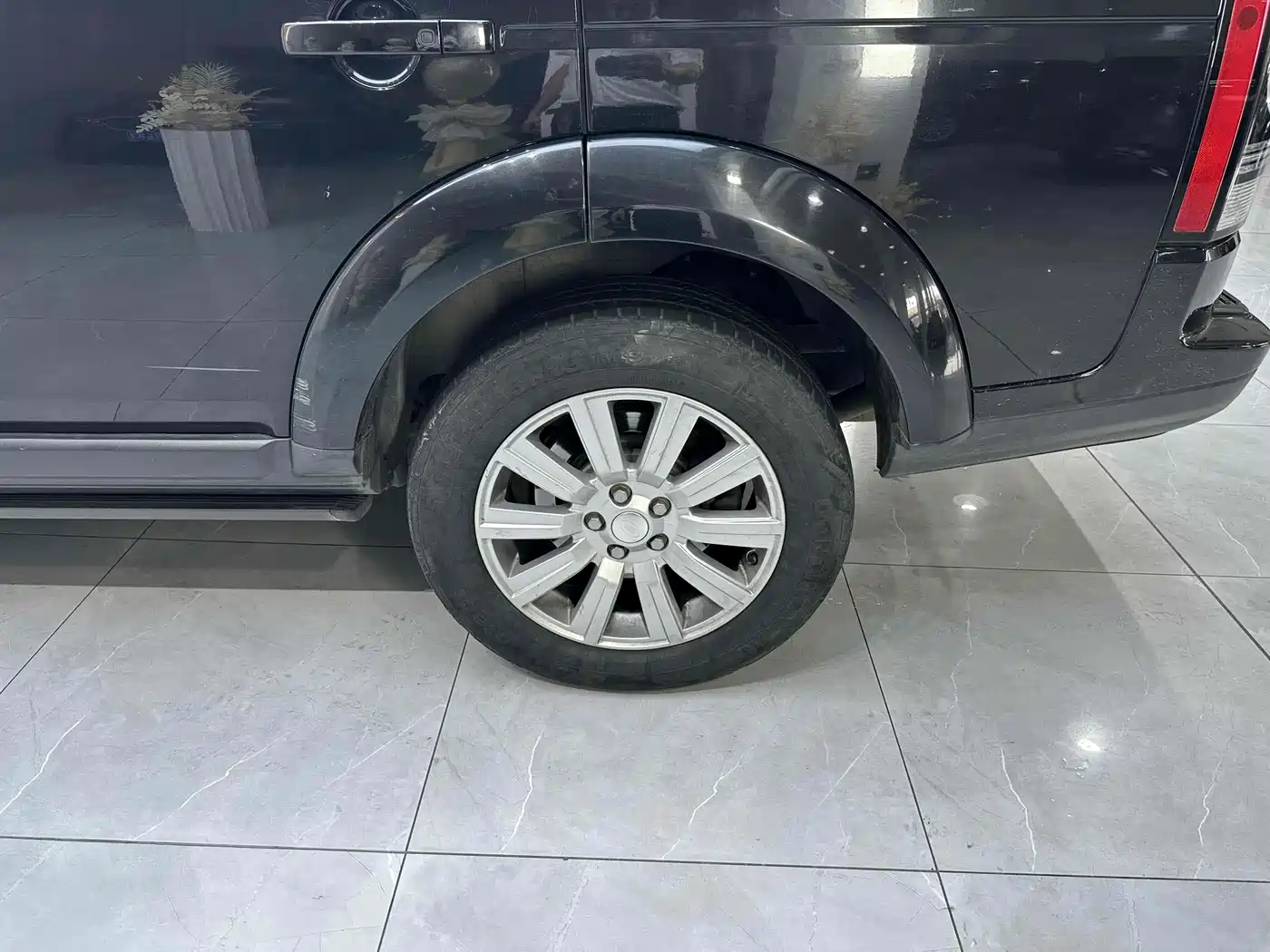 Land Rover Discovery 2015 3.0 SDV6 HSE Diesel фото 7