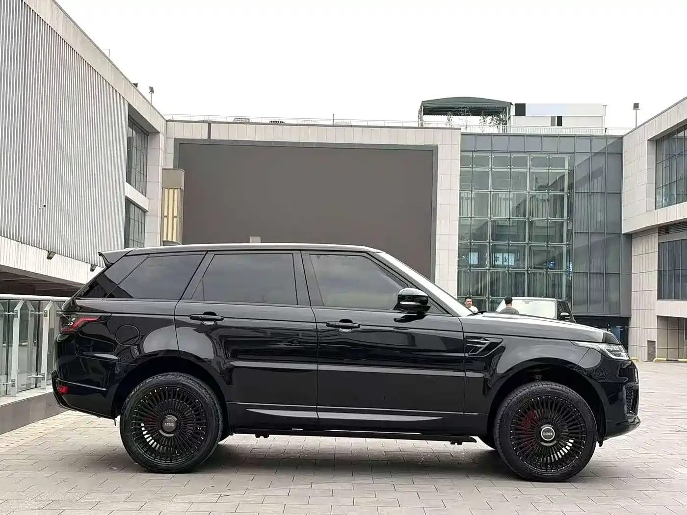 Land Rover Range Rover Sport 2020 3.0 L6 HSE DYNAMIC фото 8