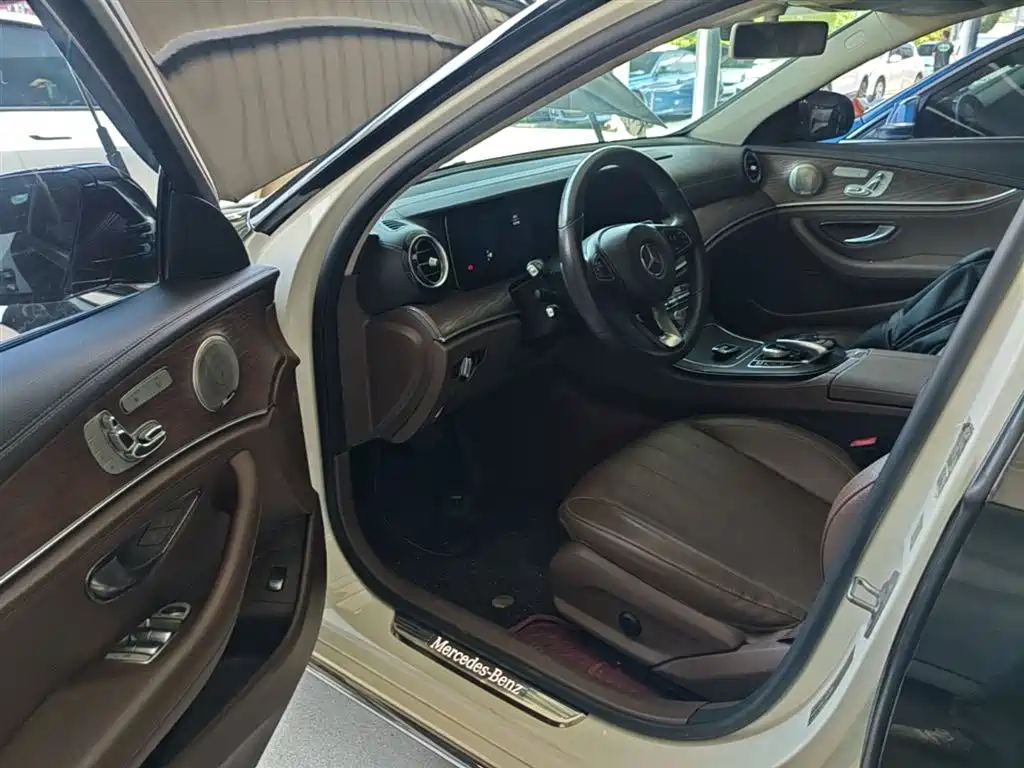 Mercedes-Benz E-Class 2017 E 300 L Luxury фото 16