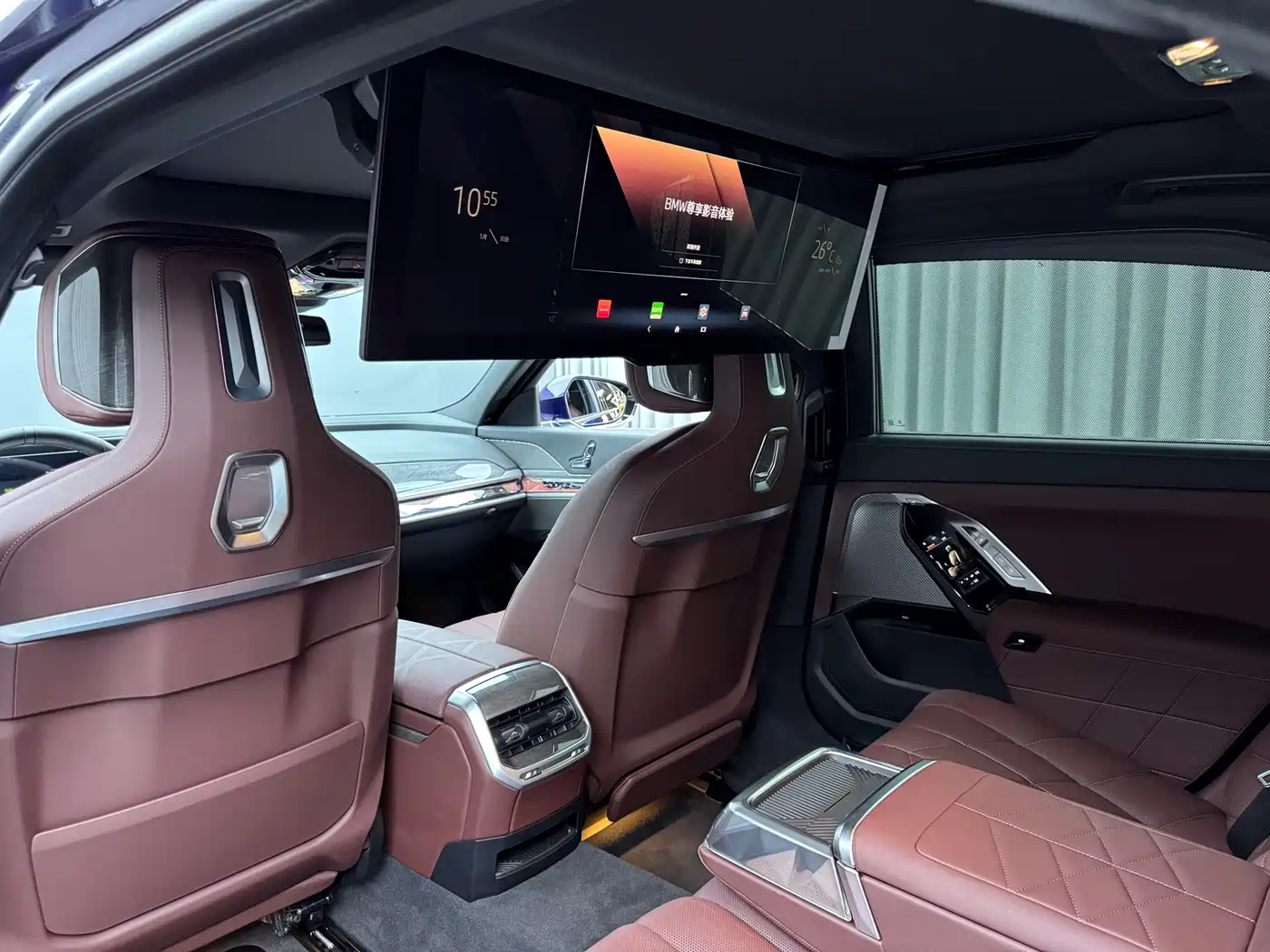 BMW 7 Series 2023 740Li Exclusive M Sport Package фото 18