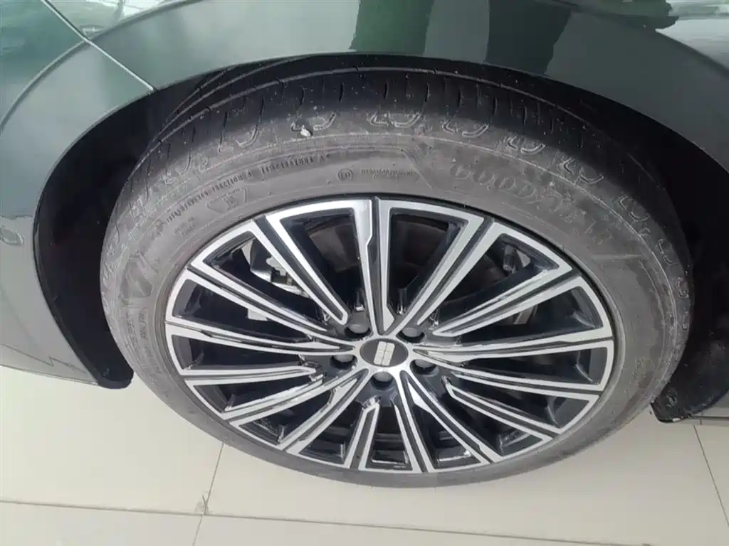 Geely Galaxy Galaxy Xingyao 8 2025 130km EM-P Starship Edition фото 23