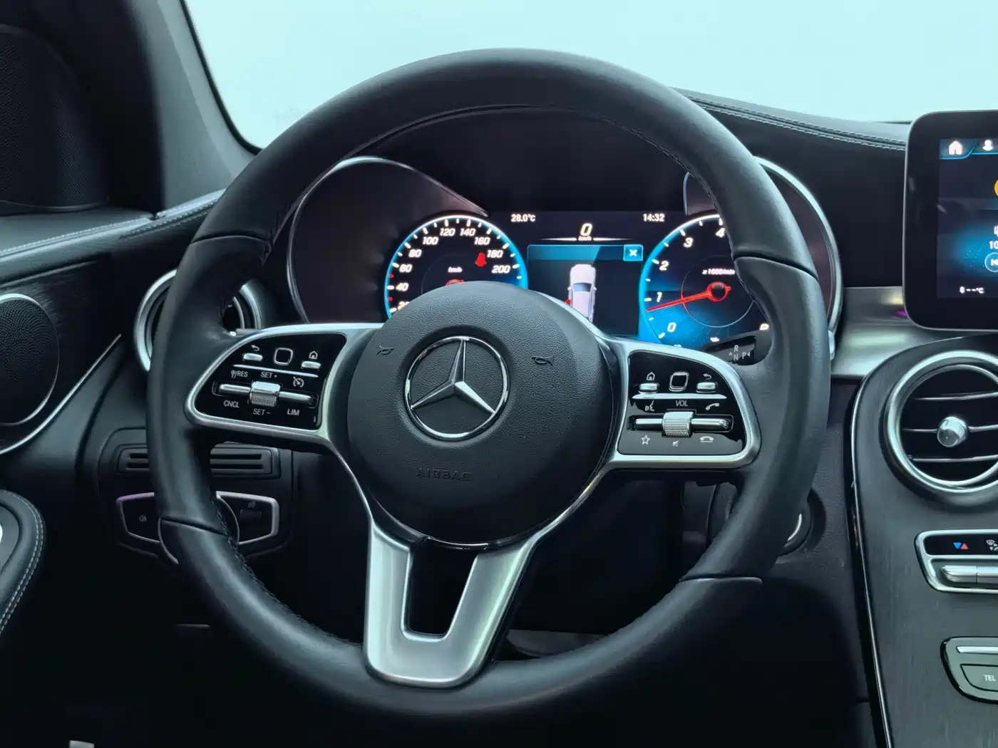 Mercedes-Benz GLC Coupe 2020 GLC 300 4MATIC Coupe SUV фото 18
