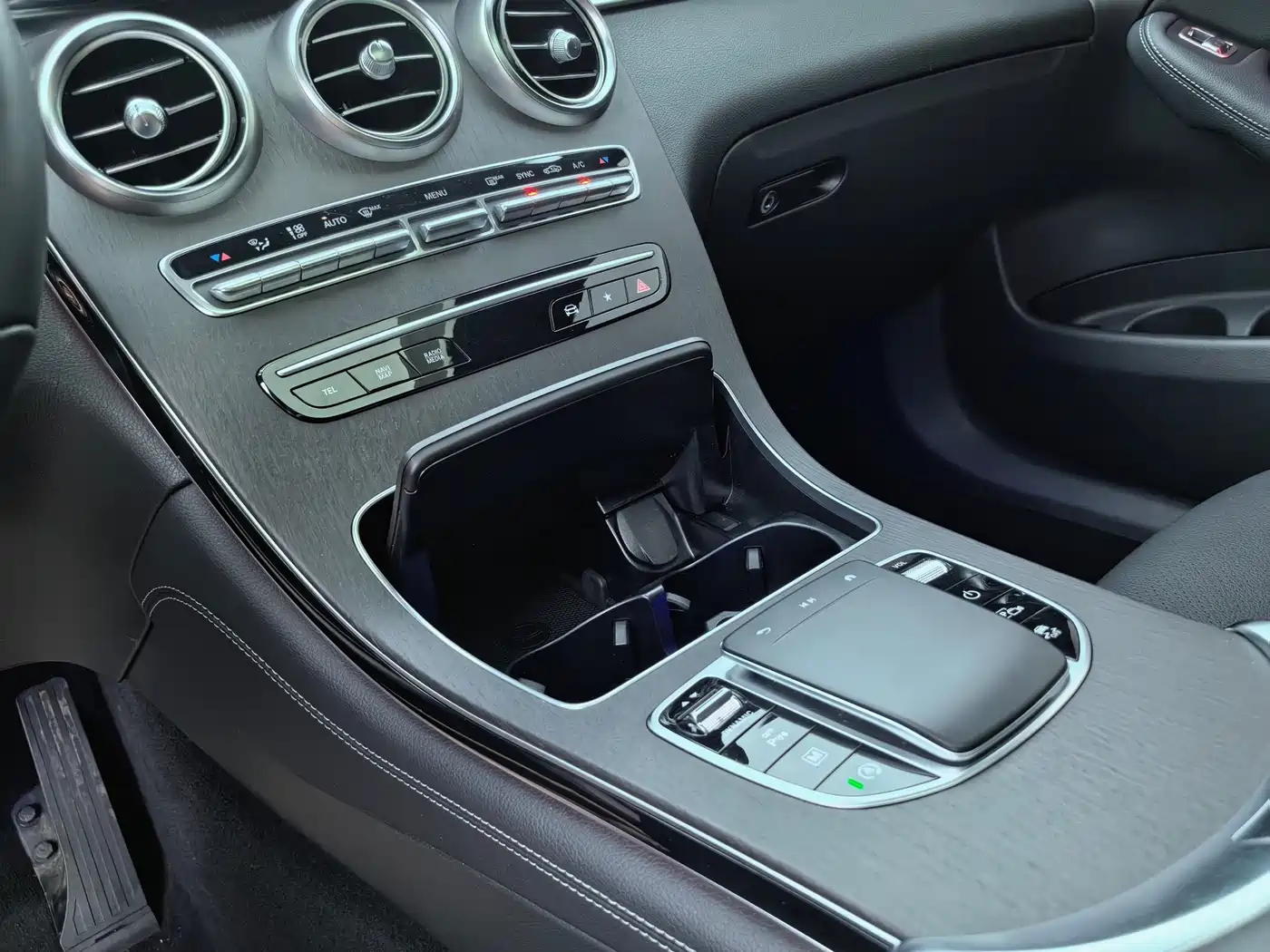 Mercedes-Benz GLC Coupe 2020 GLC 300 4MATIC Coupe SUV фото 20