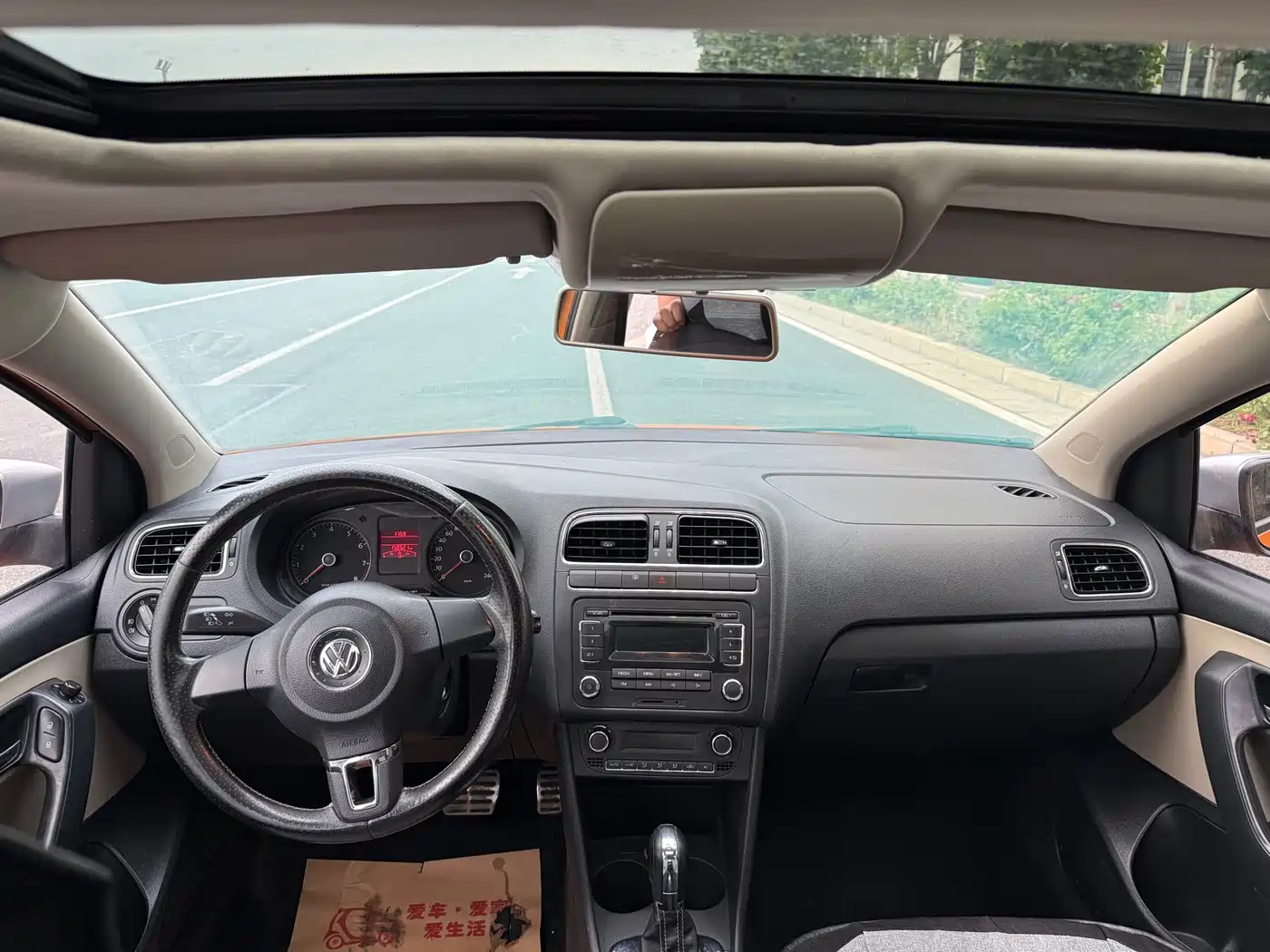 Volkswagen Polo 2012 1.6L Cross Polo AT фото 6