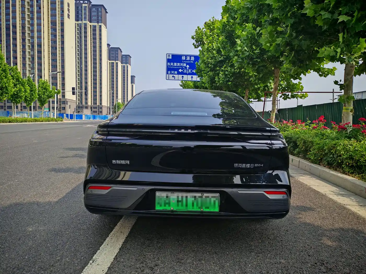 Geely Galaxy Galaxy Xingyao 8 2025 130km EM-i Premium Edition фото 8