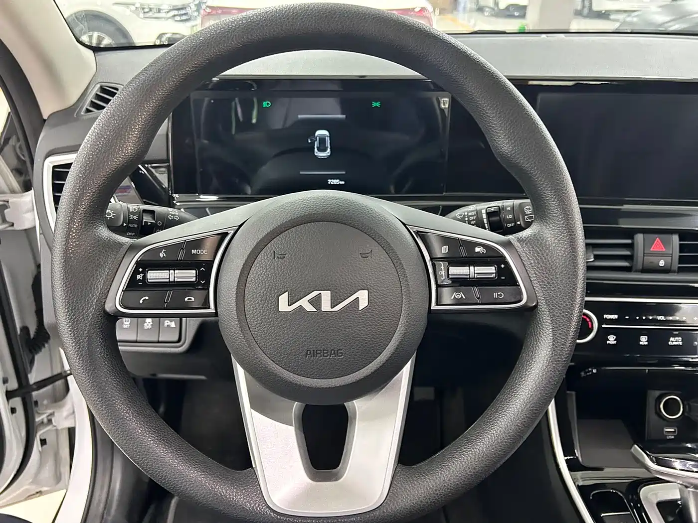 Kia Seltos 2023 1.5L CVT Luxury Edition фото 8