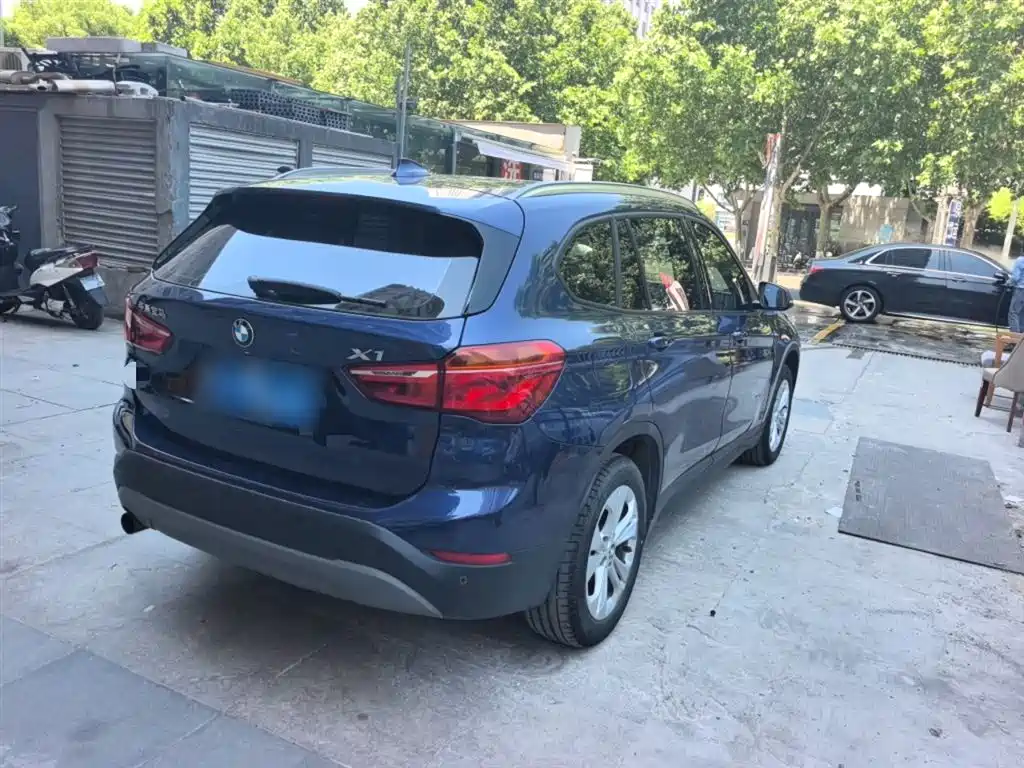 BMW X1 2016 sDrive18Li Premium Model фото 9