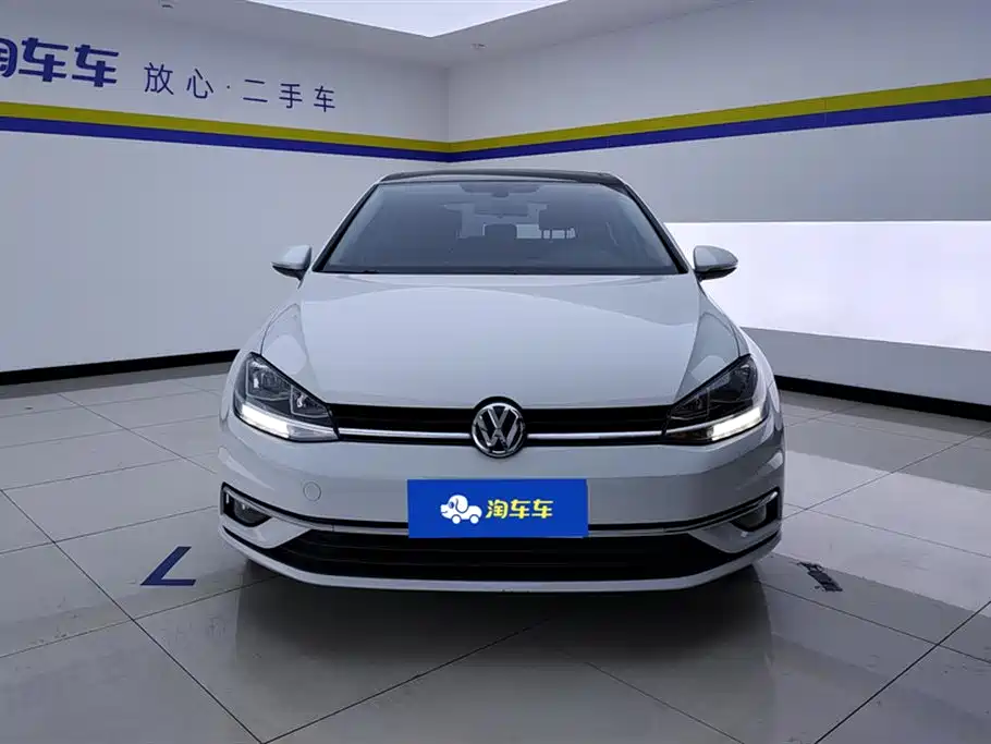 Volkswagen Golf 2020 Beloved Edition 280TSI DSG Comfort фото 2