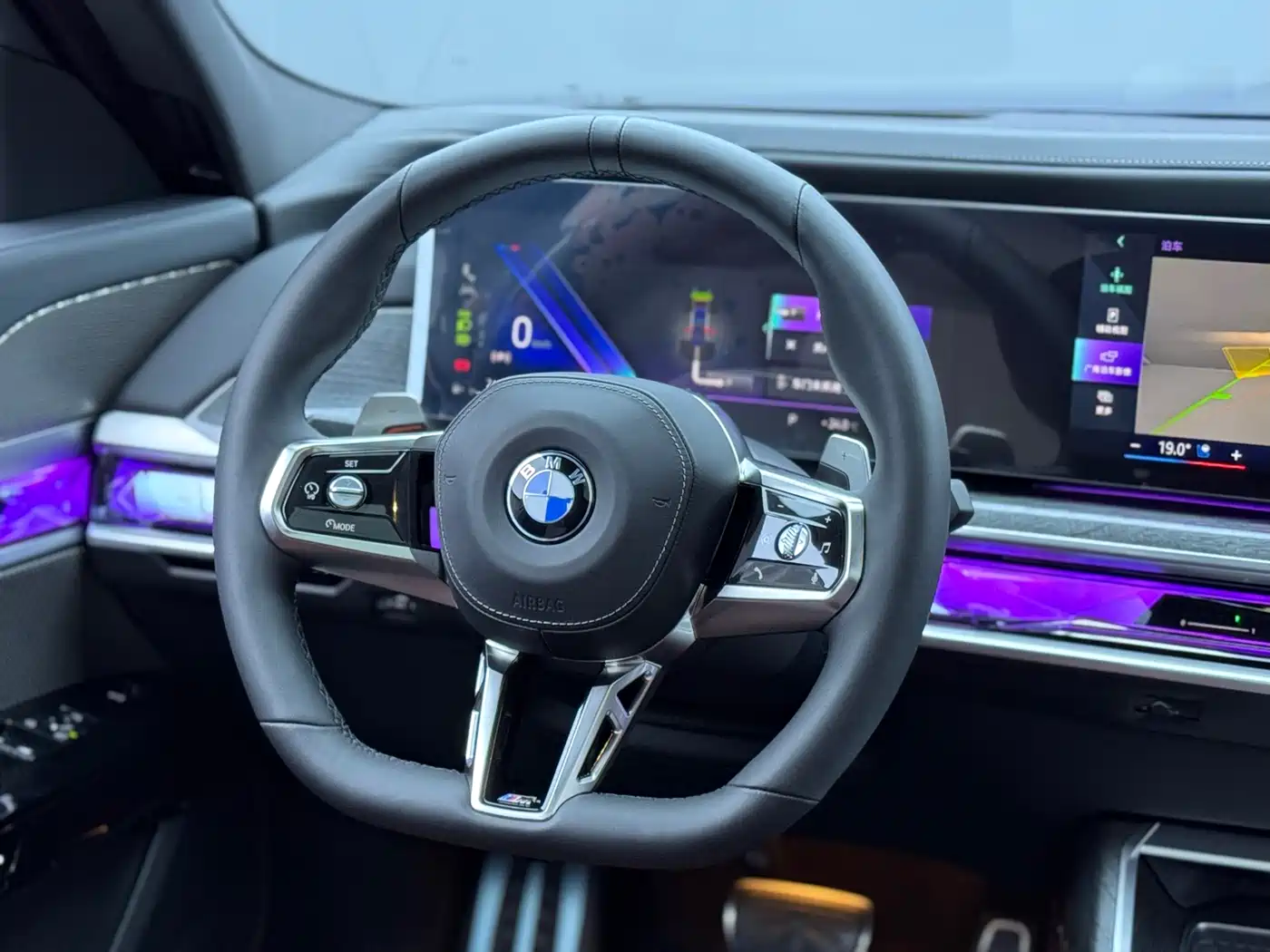 BMW 7 Series 2023 740Li Exclusive M Sport Package фото 9