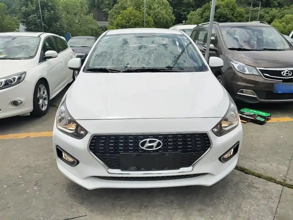 Hyundai Verna 2017 1.4L Manual Color Edition (China V) фото 3