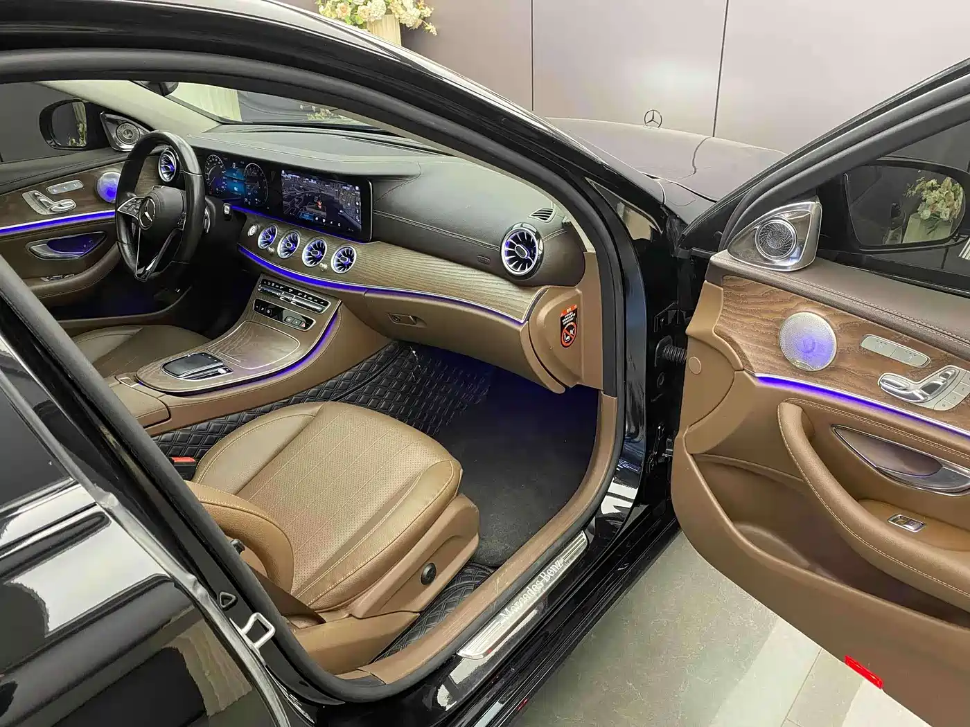 Mercedes-Benz E-Class New Energy 2022 Facelift II E 350 e L Plug-in Hybrid Sports Sedan фото 6
