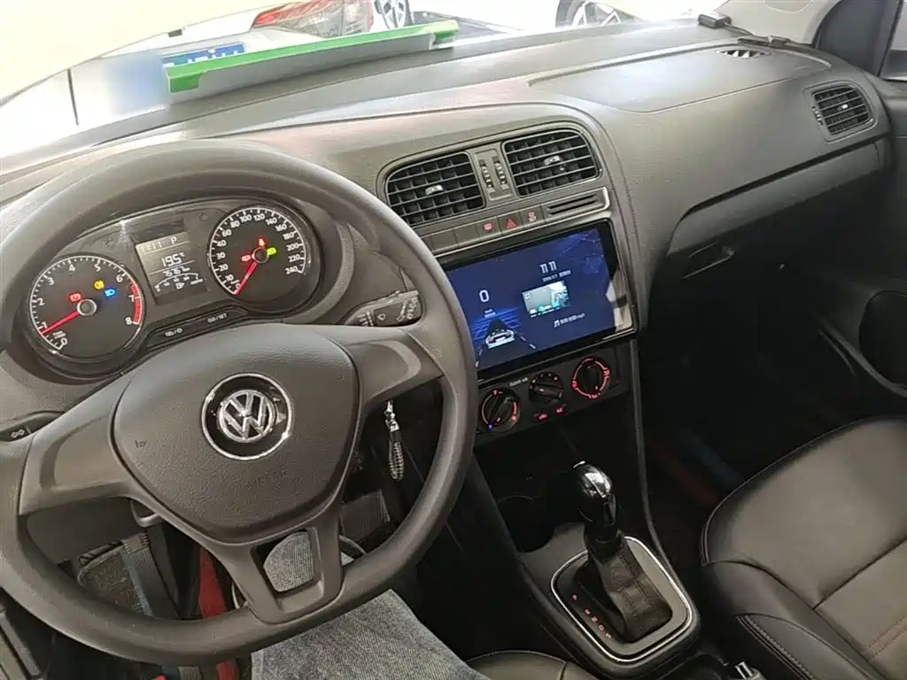 Volkswagen Polo 2018 1.5L Auto Safe Drive фото 10