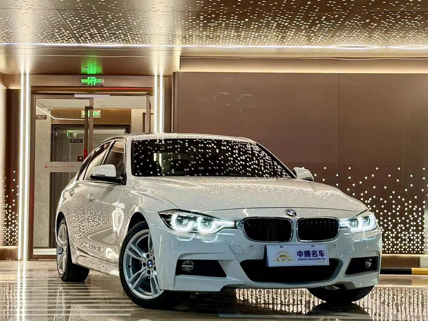 BMW 3 Series 2017 330i M Sport фото 3