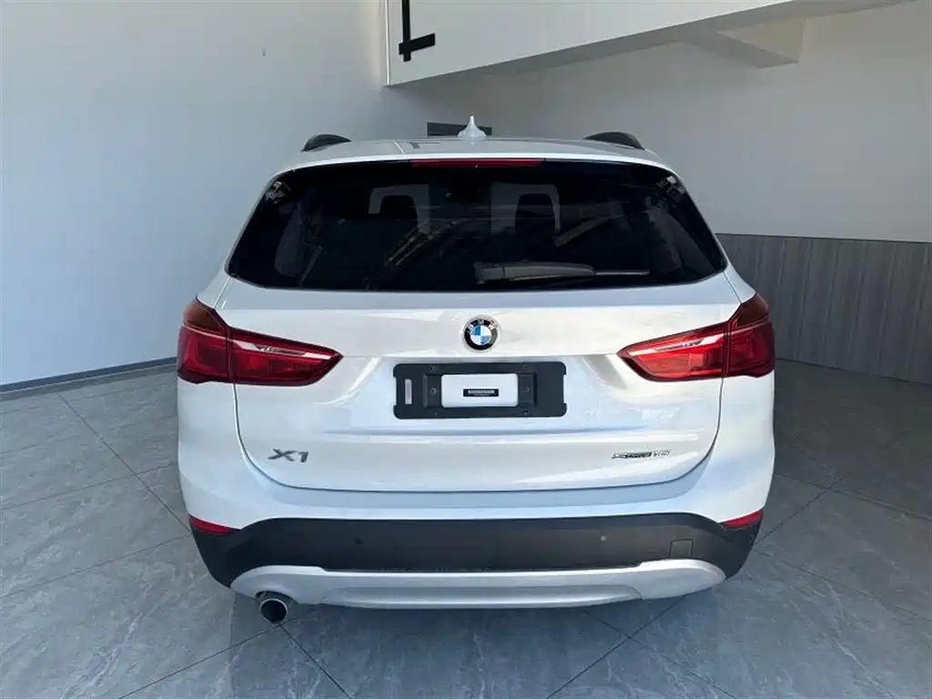 BMW X1 2018 sDrive18Li Fashion Model фото 5