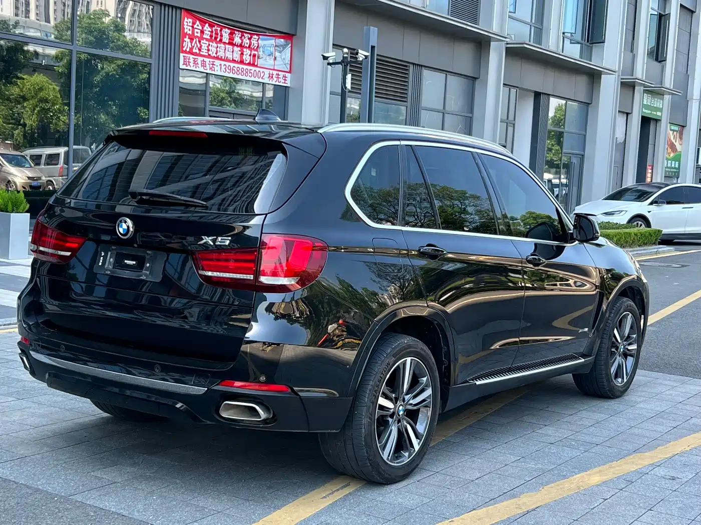 BMW X5 (Import) 2018 xDrive35i Elegant Model фото 7