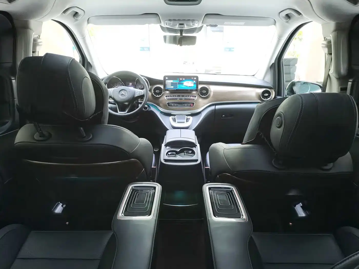 Mercedes-Benz V-Class 2022 V 260 L Long Wheelbase Luxury Edition фото 14