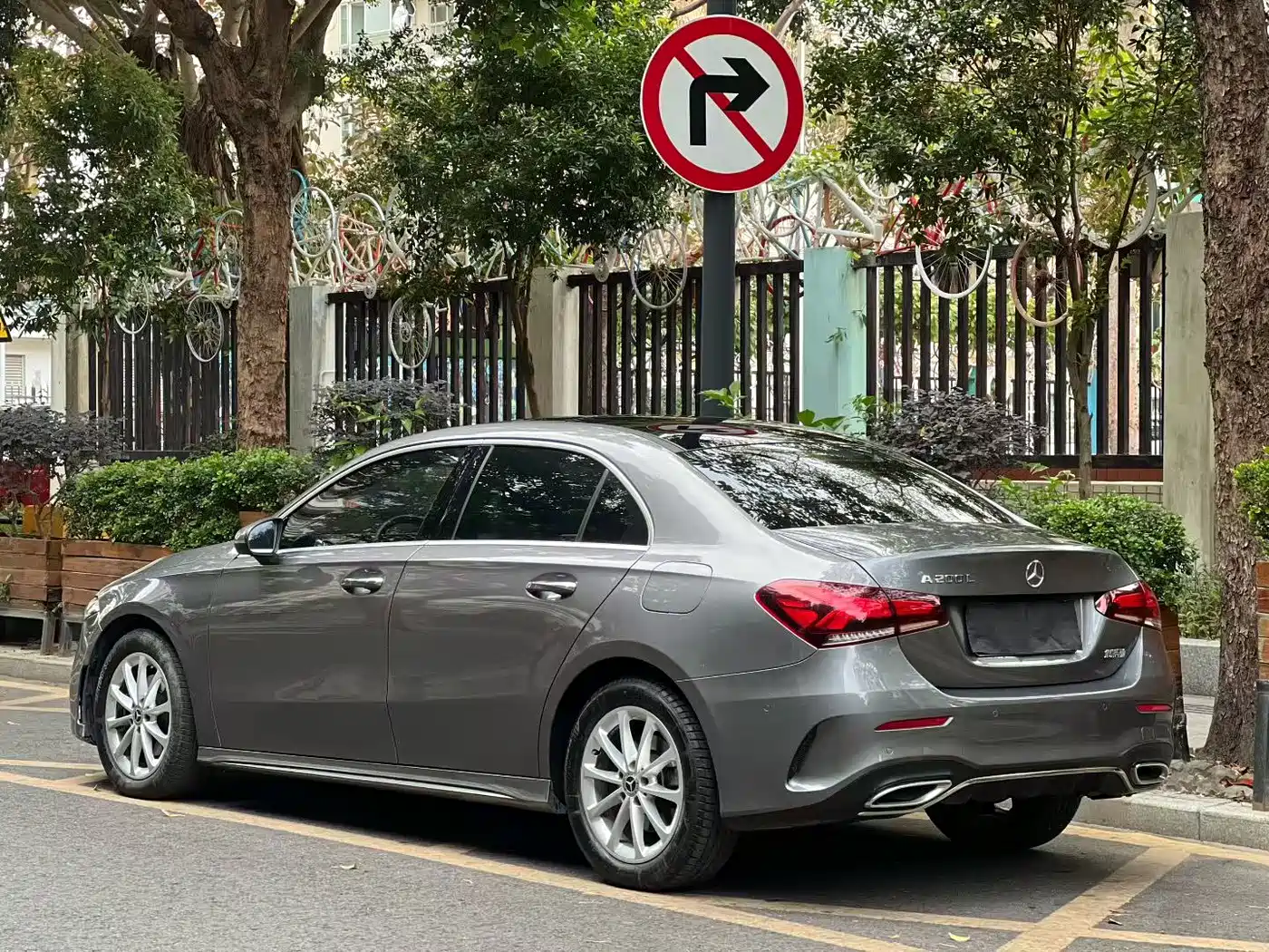 Mercedes-Benz A-Class 2022 Facelift A 200 L Sport Sedan Dynamic фото 9