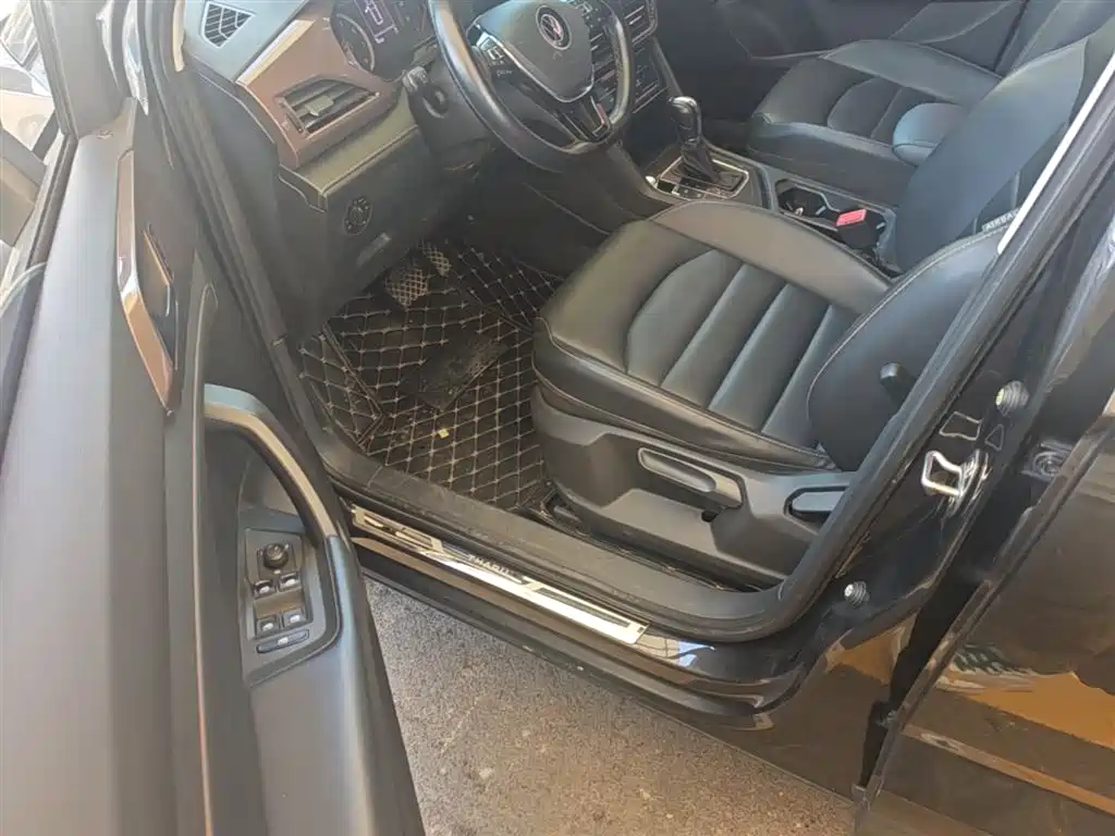 VOLKSWAGEN TUYUE