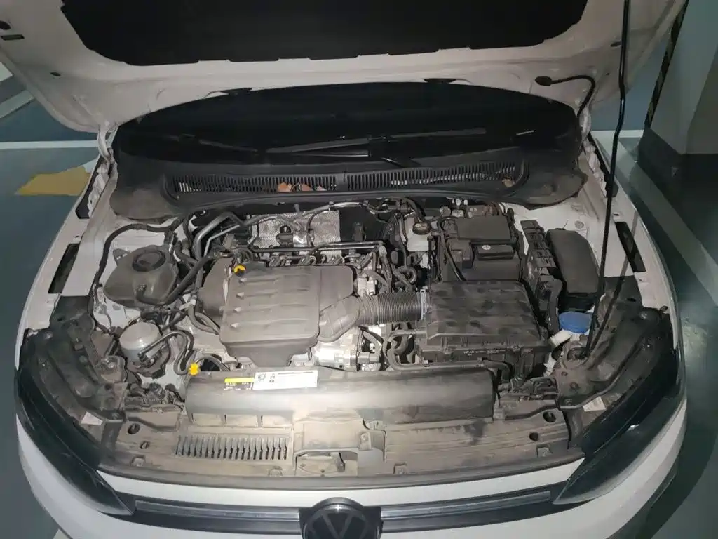 Volkswagen Polo 2023 Facelift Plus 1.5L Auto Chroma Tech Edition фото 11