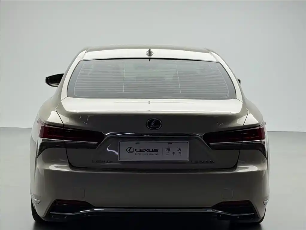 Lexus LS 2018 500h Executive Edition China V фото 17