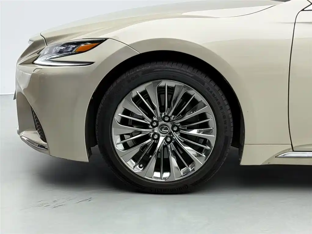 Lexus LS 2018 500h Executive Edition China V фото 15