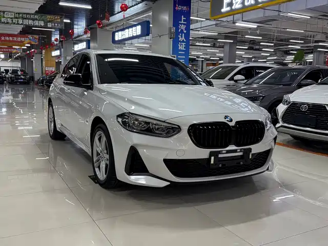 BMW 1 Series 2023 120i M Sport Radiance Edition — фото 2
