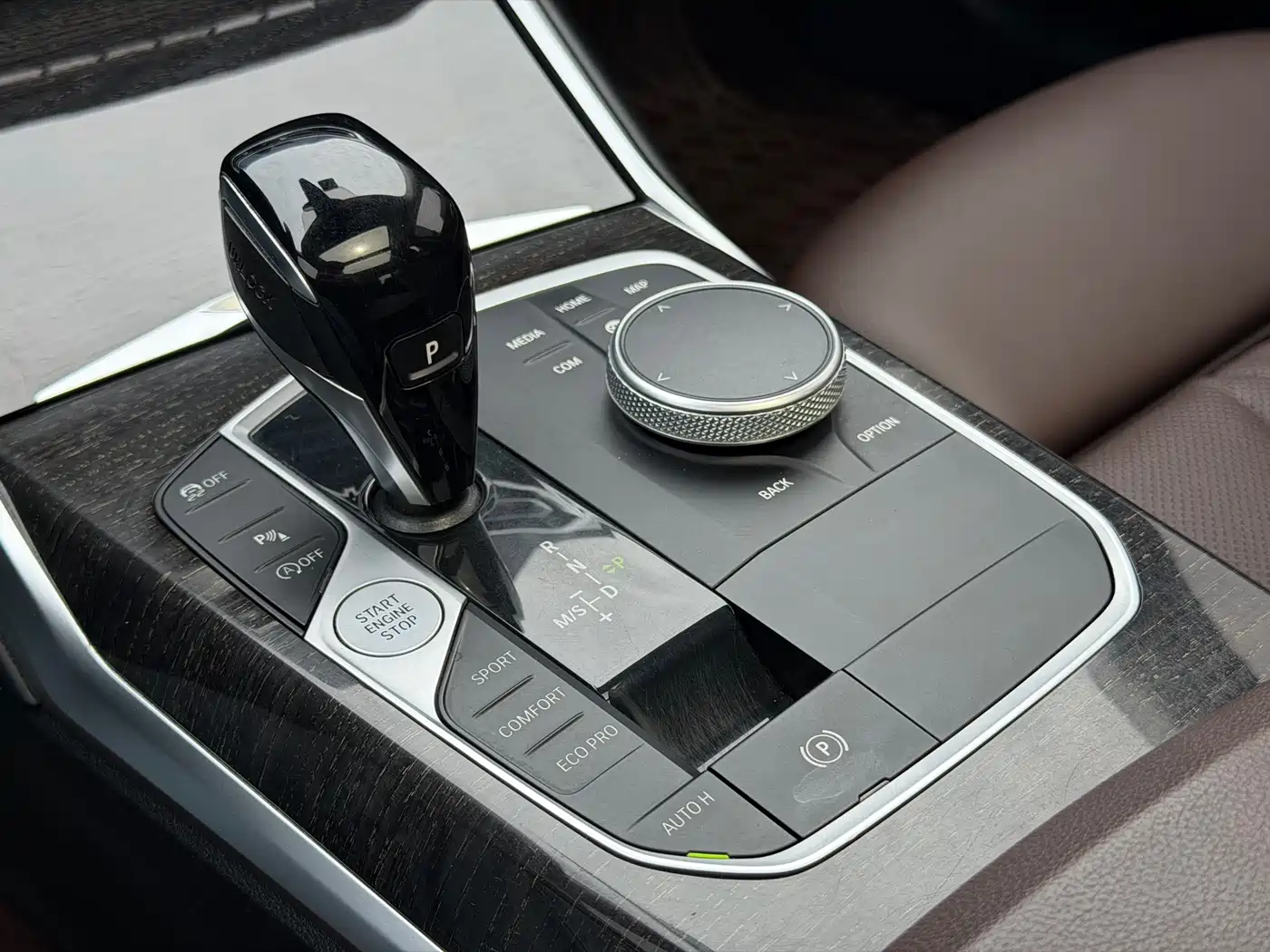 BMW 3 Series 2022 325Li M Sport Package фото 9