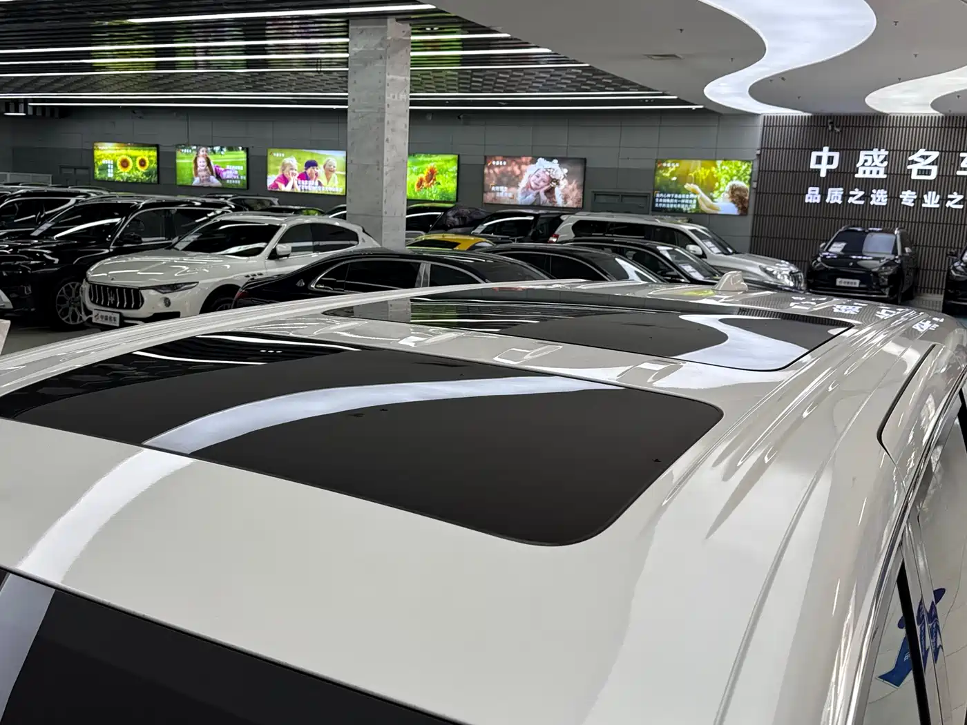 Buick Century 2025 2.0T 7-Seater World Edition фото 10