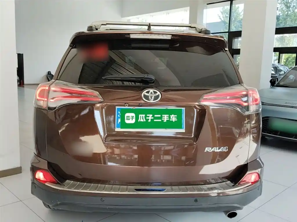 Toyota RAV4 Rongfang 2016 2.0L CVT 2WD Trend (China V) фото 6