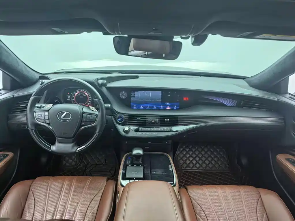 Lexus LS 2018 500h Executive Edition China V фото 4