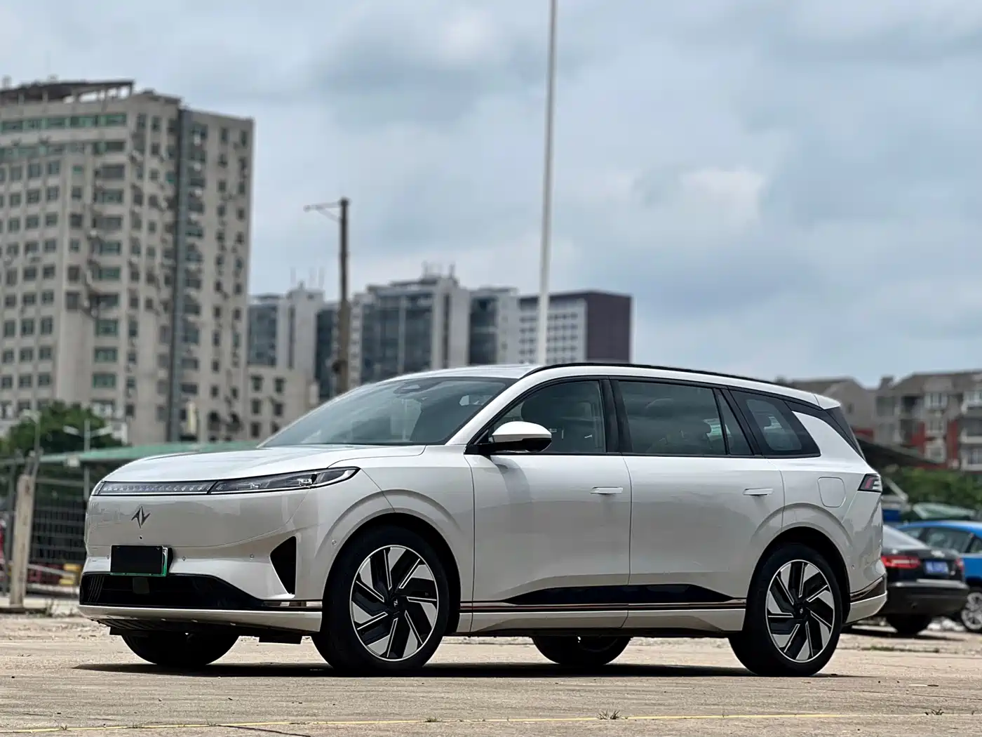 Dongfeng Yipai eπ008 2024 210Max Range Extender 6-Seater