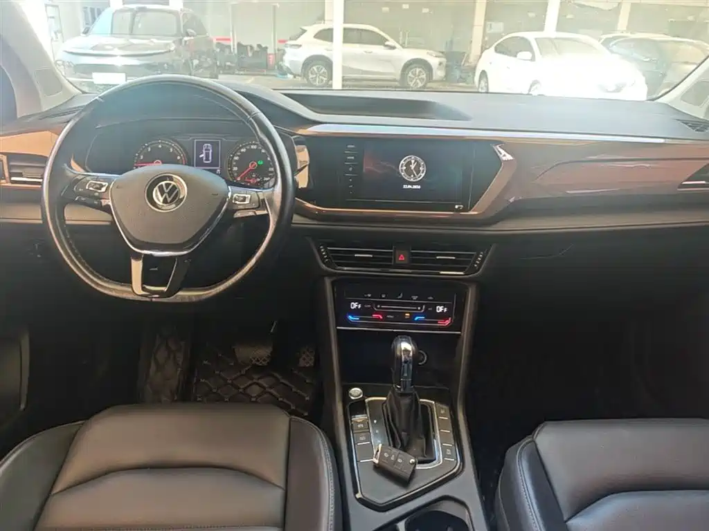 VOLKSWAGEN TUYUE