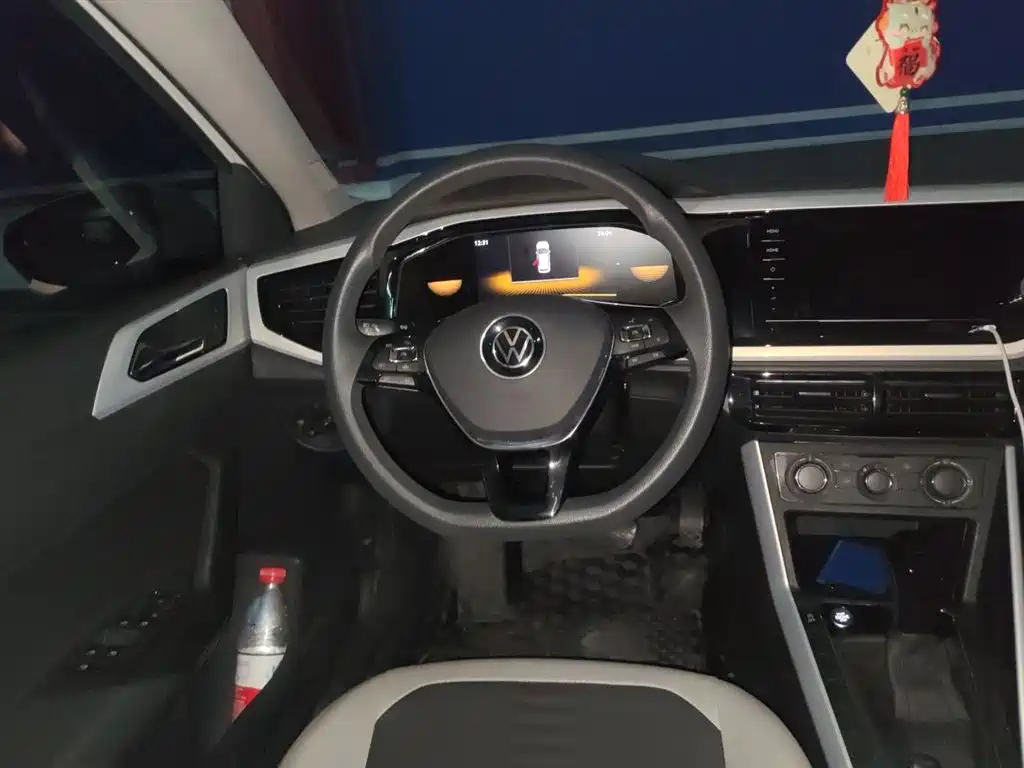 Volkswagen Polo 2023 Facelift Plus 1.5L Auto Chroma Tech Edition фото 3