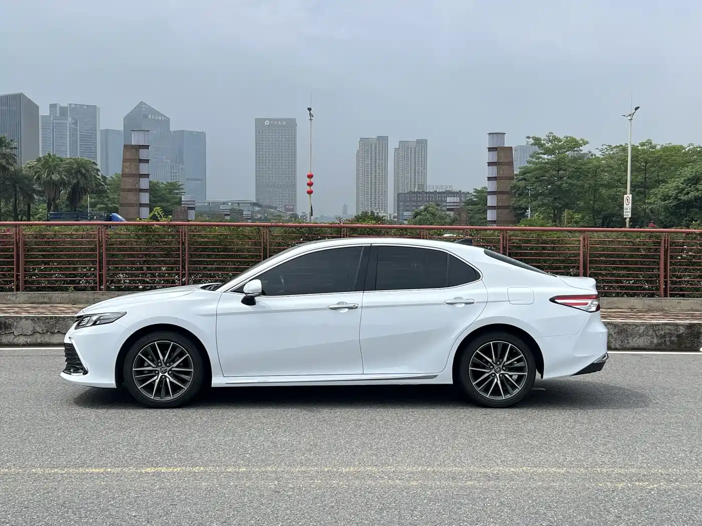 Toyota Camry 2023 2.5G Luxury Edition фото 22