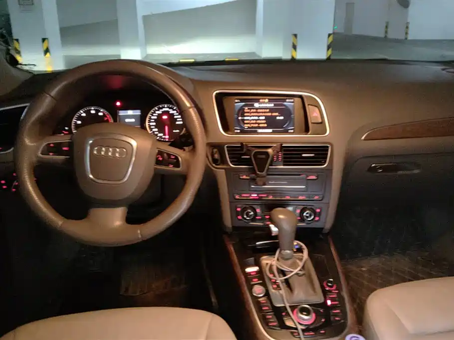 Audi Q5 2011 2.0TFSI Luxury фото 12