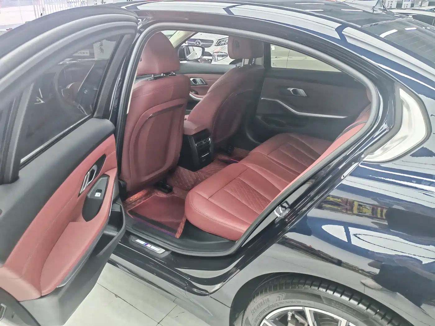 BMW 3 Series 2025 325Li M Sport Package фото 5