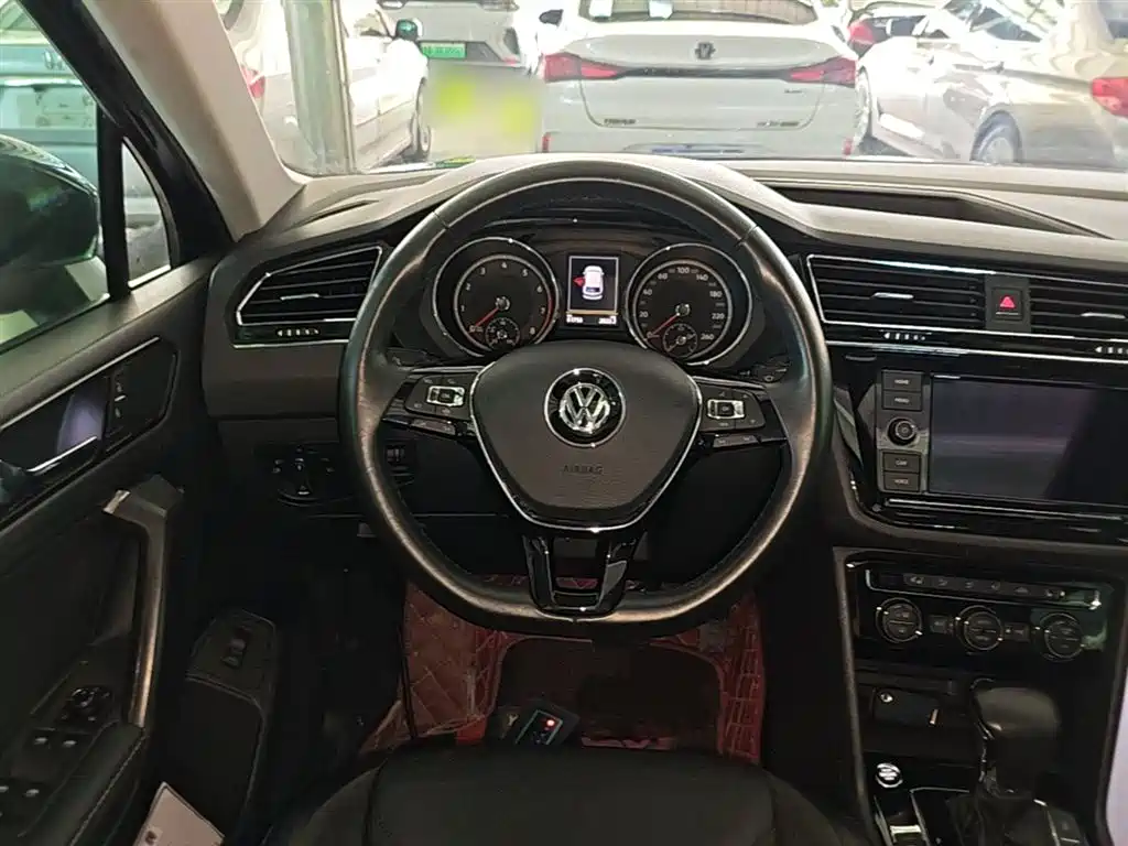 Volkswagen Tiguan L 2019 330TSI Auto 2WD Smart Luxury Edition China V фото 11