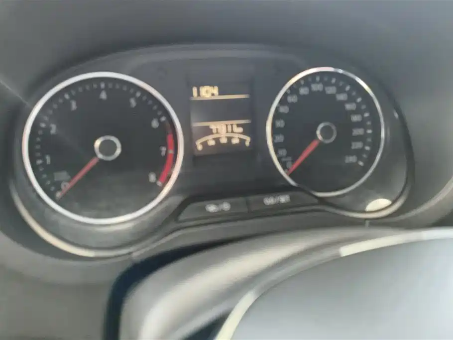 Volkswagen Polo 2016 1.6L Automatic Comfort фото 14