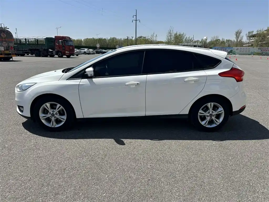 FORD FOX